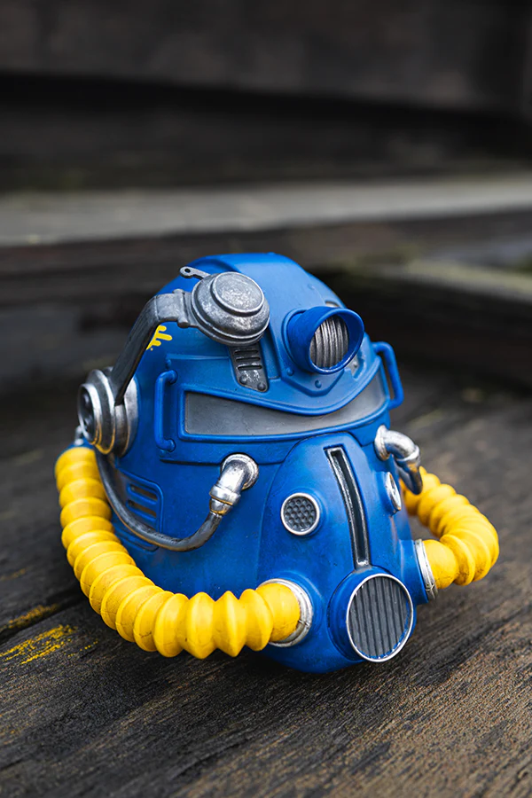 Fallout Vault-Tec T-51 Power Armor Helmet Mini Desktop Statue - Image 4