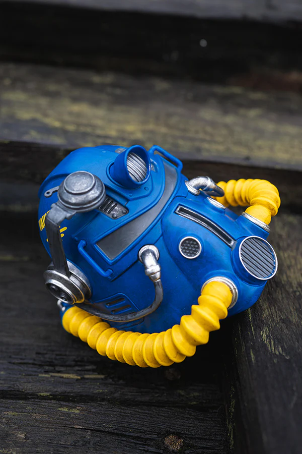 Fallout Vault-Tec T-51 Power Armor Helmet Mini Desktop Statue - Image 5