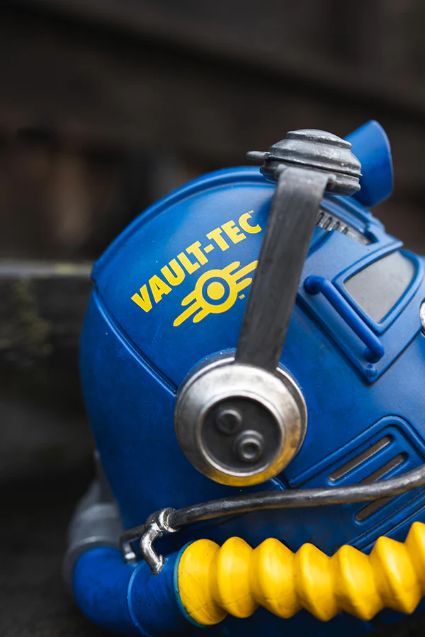 Fallout Vault-Tec T-51 Power Armor Helmet Mini Desktop Statue - Image 9